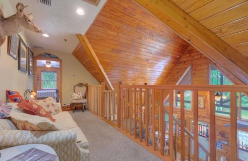 Lake Helen Bed & Breakfast | Cabin on The LakenBed and Breakfasts