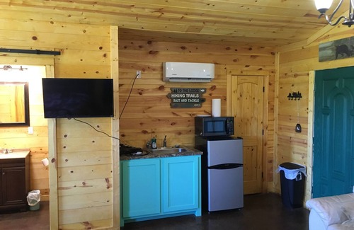 Paris Cabin | Cabin on the Ridge*