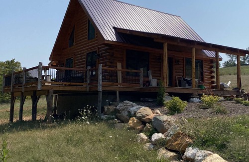 Burks Fork Cabin | Cabin on the Rocks w/ Hi Speed Internet