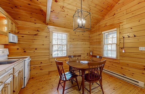 Northport Cabin | Cabin surrounded in nature walks, equipped with kitchen, fireplace, AC