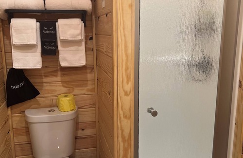 Paige Cabin | Cabin Unit 4 of 6 with AC and WiFi in serene Paige