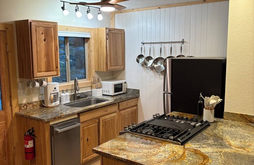 Truckee Cabin | Cabin walking distance to Donner Lake