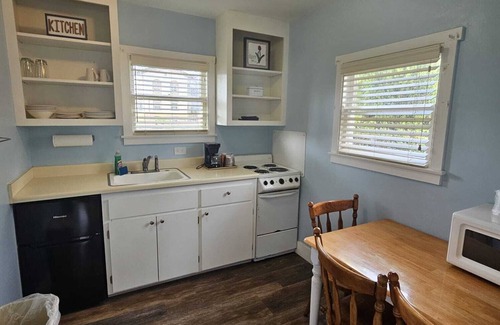 Lakeport Cabin | Cabin with 2 Doubles and Kitchen