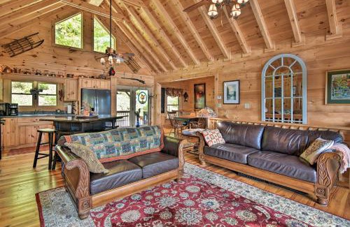 Sylva House | Cabin with BBQ and Games - Walk to Blue Ridge Parkway!