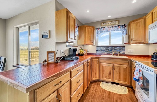 Crawford House | Cabin with Jaw-dropping Views near Black Canyon