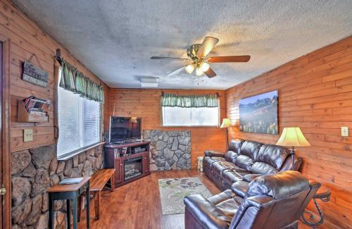 Rainbow Valley House | Cabin with Mtn Views - 5 Mi to Mueller State Park!