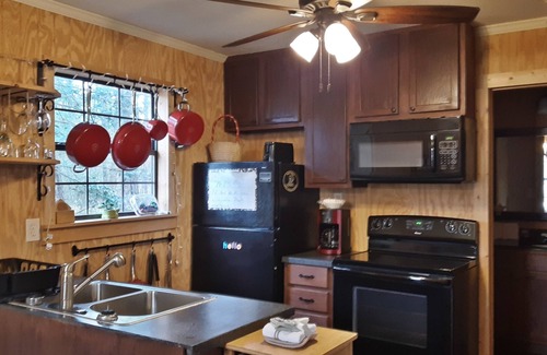 Flint Cabin | Cabin with Pond, Trails, and Farm Experience