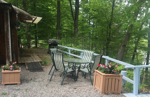 Trumansburg Cabin | Cabin with views of Cayuga Lake and beach access!