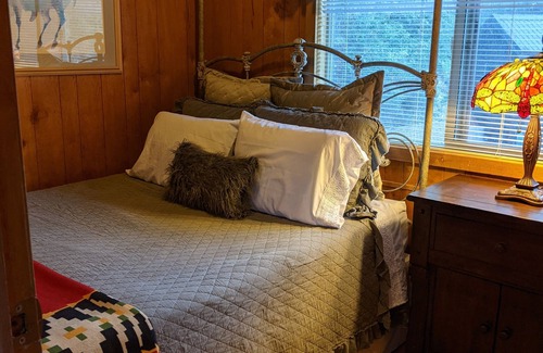Bradley Resort | Cabins 85 acre resort. Lake San Antonio Lake Nacimiento Fort Hunter Liggett