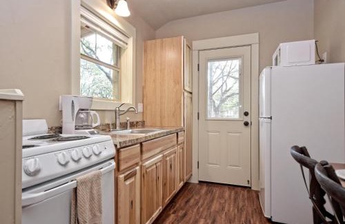Wimberley House | Cabins at Flite Acres - Mockingbird Cabin