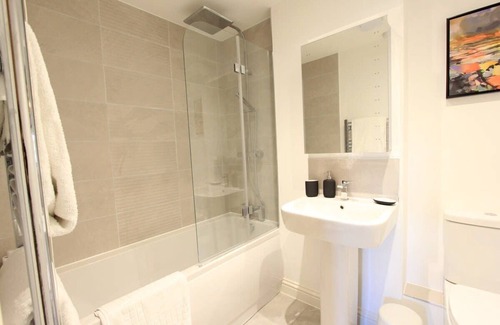 Filton Condo | Cabot Mews Apartment 6 - Hopewell