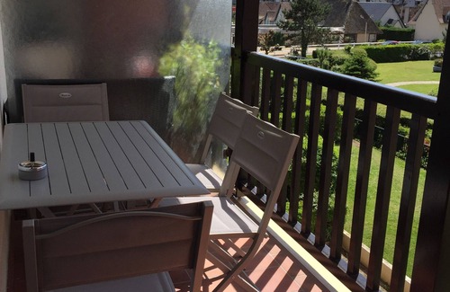 Cabourg Apartment | Cabourg Appart 45m2 - direct beach access. Refurbished at 600 M from the town center