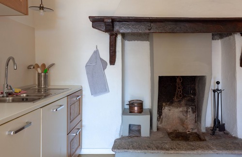 Gonte Apartment | Cadebei 2. Relaxing lake view in the charming, quiet hamlet of Gonte.