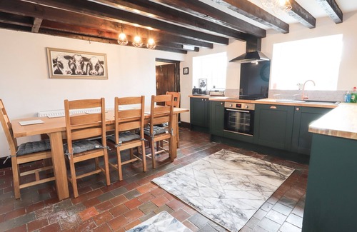 Bwlchgwyn Cottage | CAE ADAR FARM, pet friendly, character holiday cottage in Coedpoeth