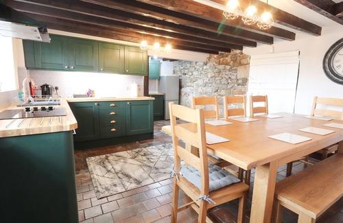 Bwlchgwyn Cottage | CAE ADAR FARM, pet friendly, character holiday cottage in Coedpoeth