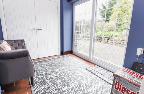 Bwlchgwyn Cottage | CAE ADAR FARM, pet friendly, character holiday cottage in Coedpoeth