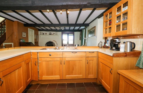 Talsarnau Cottage | CAE'N Y COED COTTAGE, pet friendly in Penrhyndeudraeth