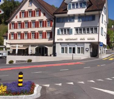 Lichtensteig Hotel | Café-Conditorei Hotel Huber