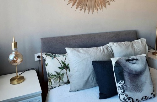 Laracha Apartment | Caión House of Whales - Calma Flat