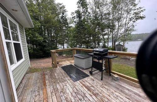 Kings County House | CAIA Lakeside Retreat - Sunken Lake