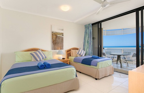 Earlville Hotel | Cairns Southside International