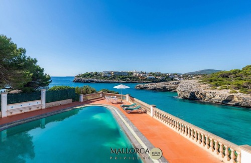 Cala Anguila-Cala Mendia Ski Chalet | Cala Anguila Poolbeach