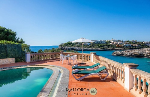 Cala Anguila-Cala Mendia Ski Chalet | Cala Anguila Poolbeach