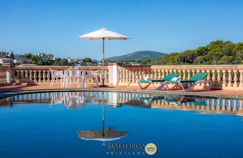 Cala Anguila-Cala Mendia Ski Chalet | Cala Anguila Poolbeach