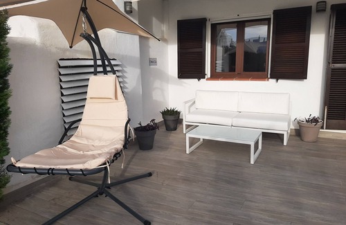 Cala d'Or Apartment | Cala D'Or Beautiful modern apartment, private garden, BBQ, swimming pools, beach