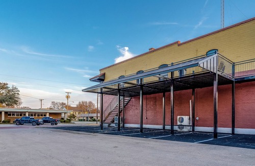 Gainesville Apartment | Calaboose Loft - Firehouse 1918