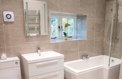 Montgomery House | Calcot Farmhouse in Montgomery