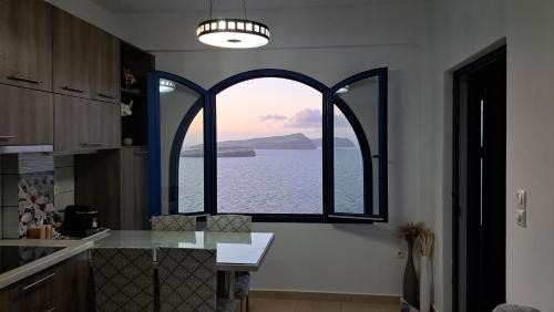 Akrotiri Apartment | Caldera Heights Apartment