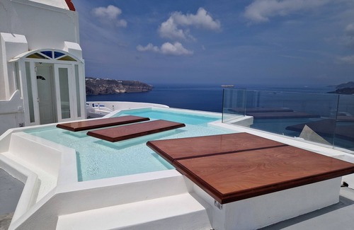 Megalochori Villa | Caldera View Private Villa with Private Pool/Heated Jacuzzi/Amazing Sunset