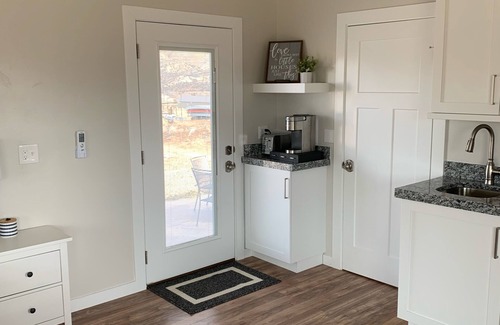 Escalante House | Calf Creek Cottage- clean home with beautiful views!
