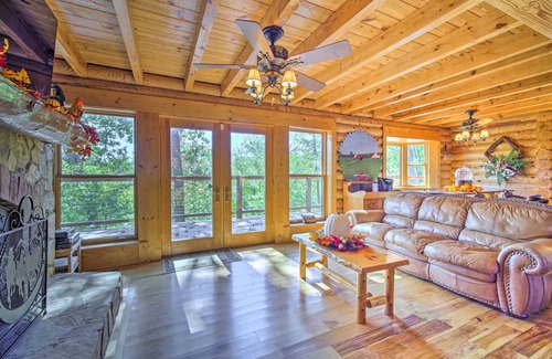 Calhoun House | Calhoun Cabin w/River View + Wraparound Deck