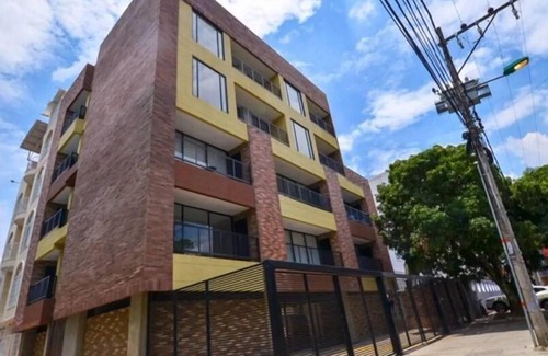 San Fernando House | Cali - Mantis Loft 401 Blue