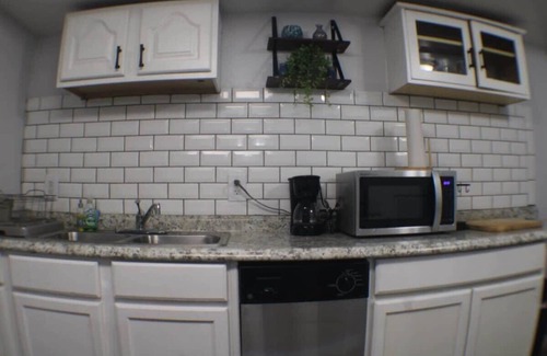 Marshall-Shadeland Apartment | California Ave Quarters - Modern 1BR - EZ Parking