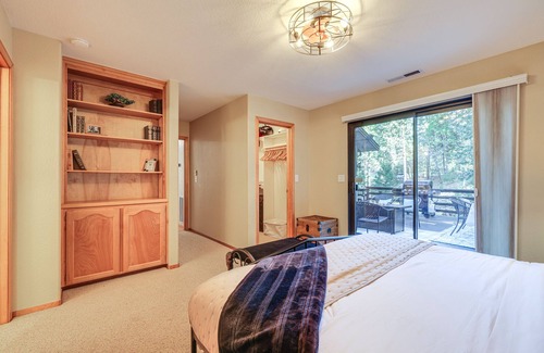 Twain Harte Cabin | California Getaway w/ Deck & Lake Access