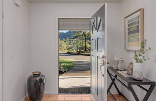 Santa Rosa House | Calistoga Mid-Century-Modern w/Pool 4BD/4BA - Sleeps 8