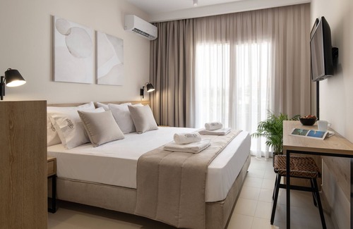 Kalivia Poliyirou Hotel | Calives Premium Stay