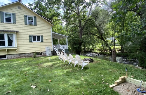 Hortonville House | Callicoon Creekside Farmhouse