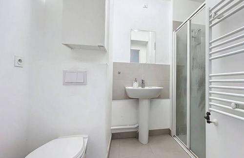 Ferrieres-en-Brie Apartment | Calm & Active Parkside Studio
