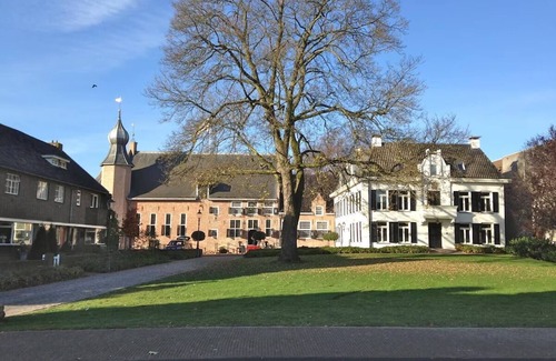 Coevorden Hotel | Calm and Quiet Estate Room Near WILDLANDS Adventure Zoo Emmen