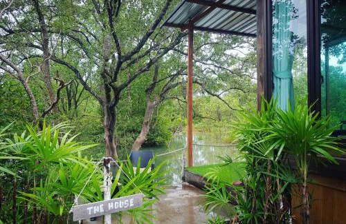 Phangnga Resort | Calm at Bangphat