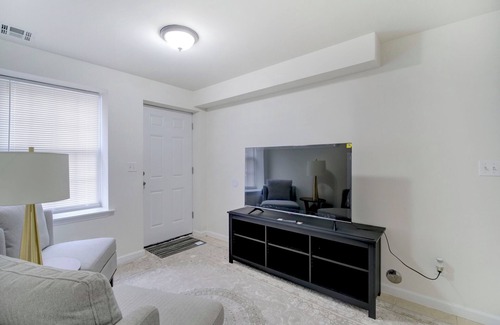 Newark Ski Chalet | Calm, Cozy chalet in enjoyable Newark with WiFi, AC
