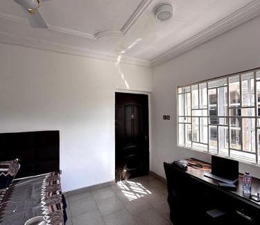 Aiyimensa Apartment | Calm & Cozy Stay in Oyarifa
