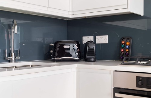 Chinatown Apartment | Calm Leicester Sq 1BR - Netflix & Nespresso