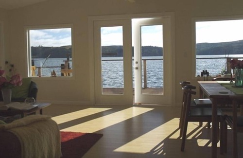 Marshall House | Calm on the bay in Marin - Renovated waterfront home