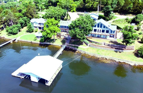 Roach House | CALM WATERS BEAUTIFUL VIEWS FOR LARGE GROUPS! RECENT CANCEL OPENS UP LABOR DAY