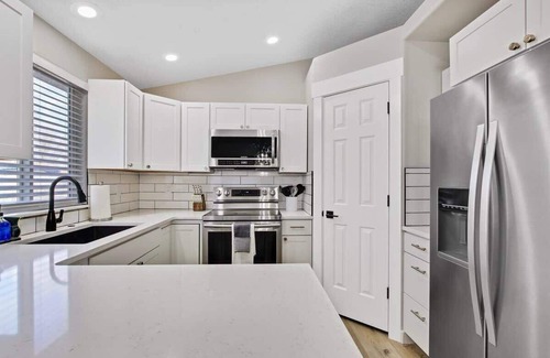 Nampa House | Calming 3 bedroom home with designer details in Na